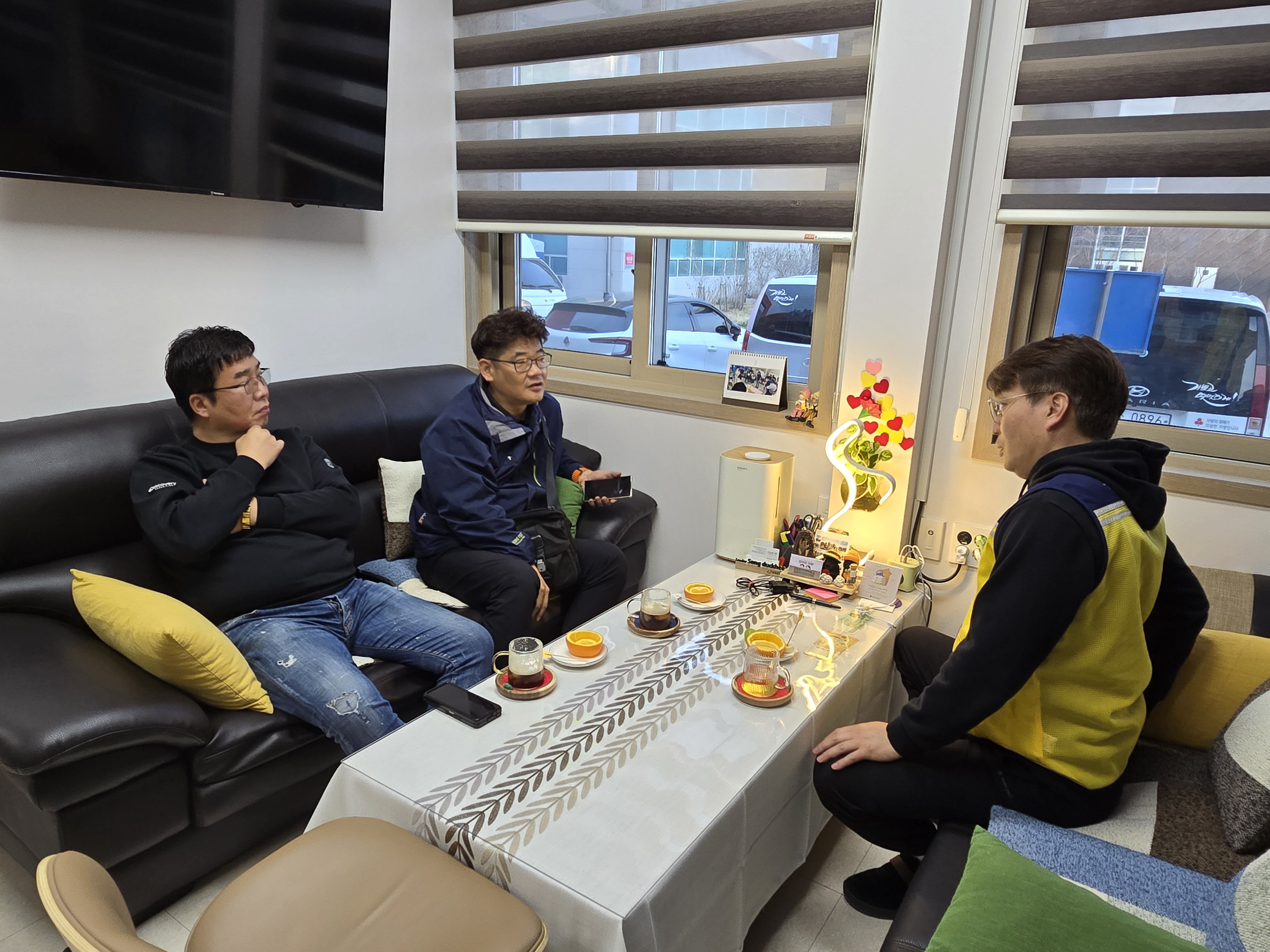 [25.03.28] 경북장애인직업재활시설협회 임원단 산불피해지역 기관 위로방문